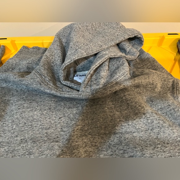 Old navy mens sweatsuit. Hoodie & Sweatpants. Small. Grey heather. Used. - Picture 2 of 10